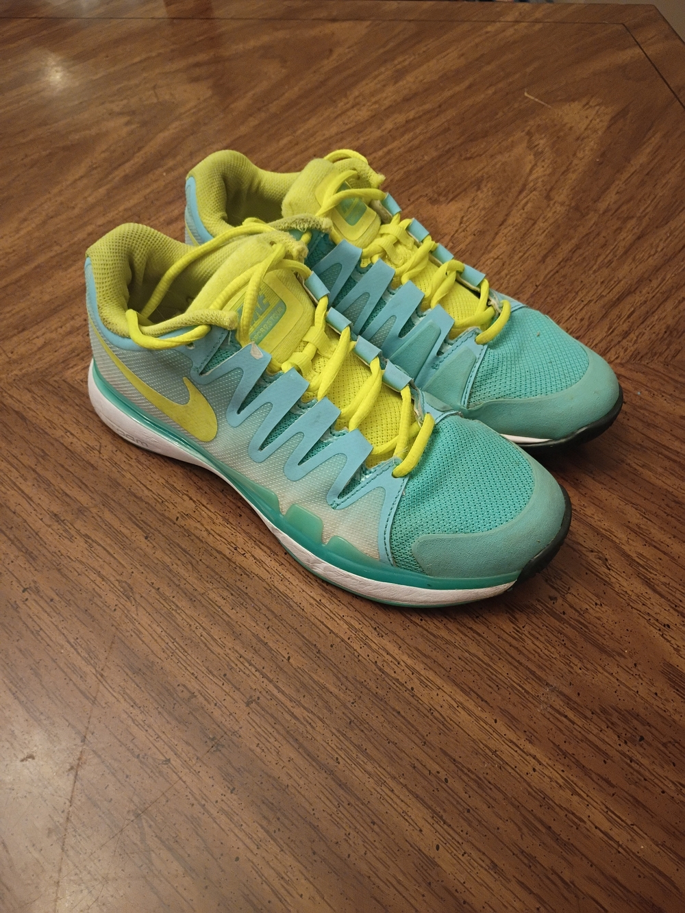 Nike Women’s Teal and Yellow Athletic Sneakers